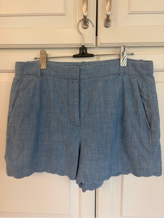 J. Crew Pants - J. Crew Chambray Scallop-Hem Shorts in Light Blue size 10, 3” inseam